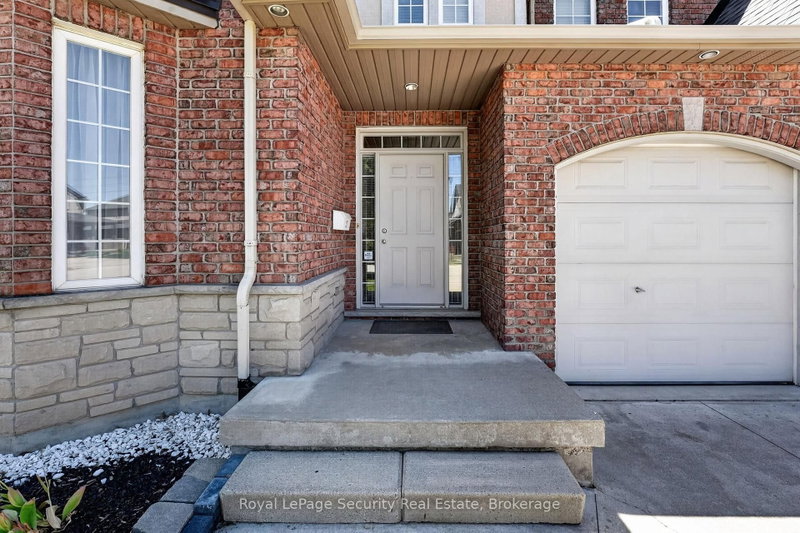 37 Fredonia Crescent