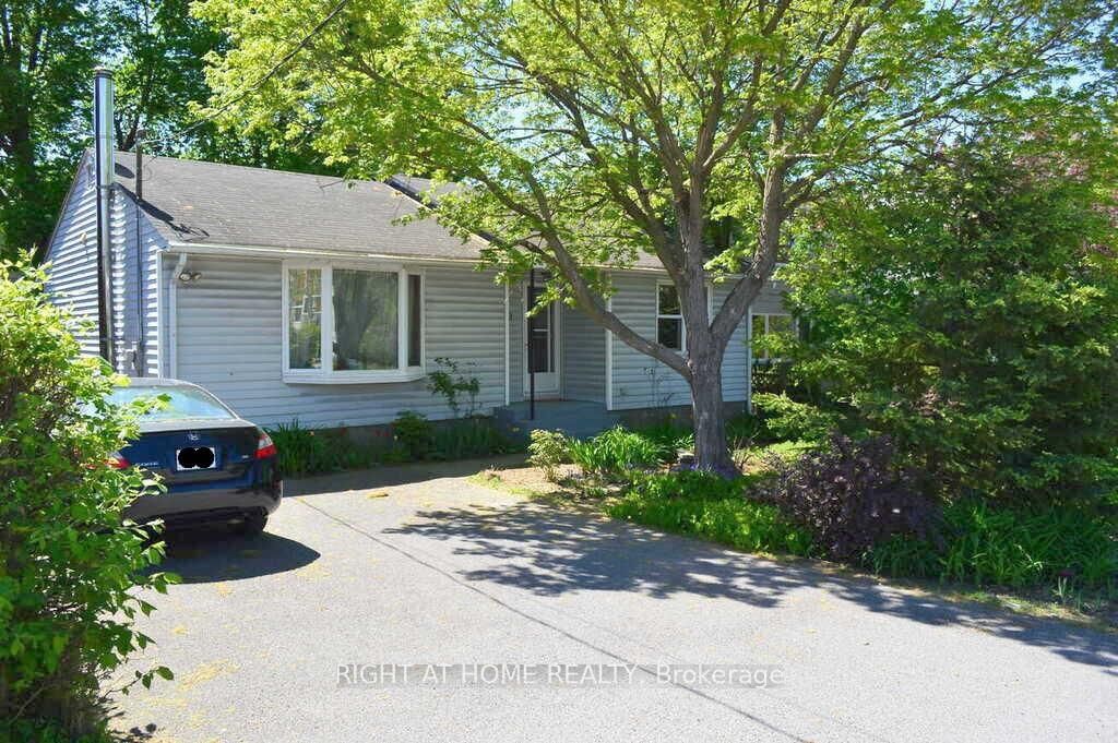 200 Woodroffe Avenue, Ottawa, ON