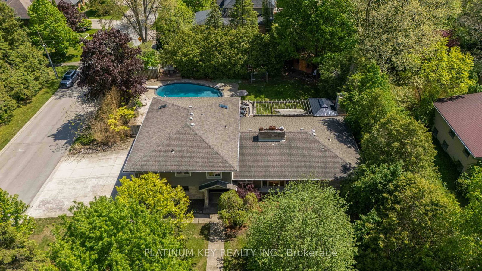 1571 McClure Drive, London North