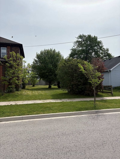28 Scholfield Avenue S • Welland, ON photo 2