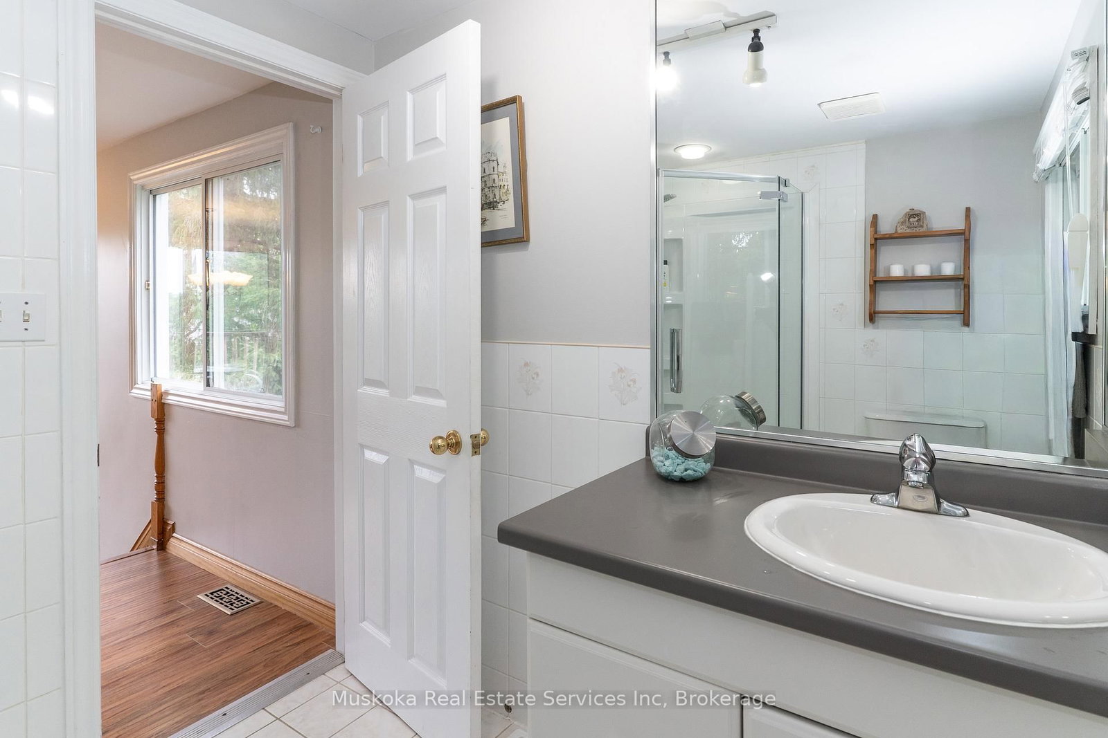 250 Wapaska Crescent • Gravenhurst, ON photo 18