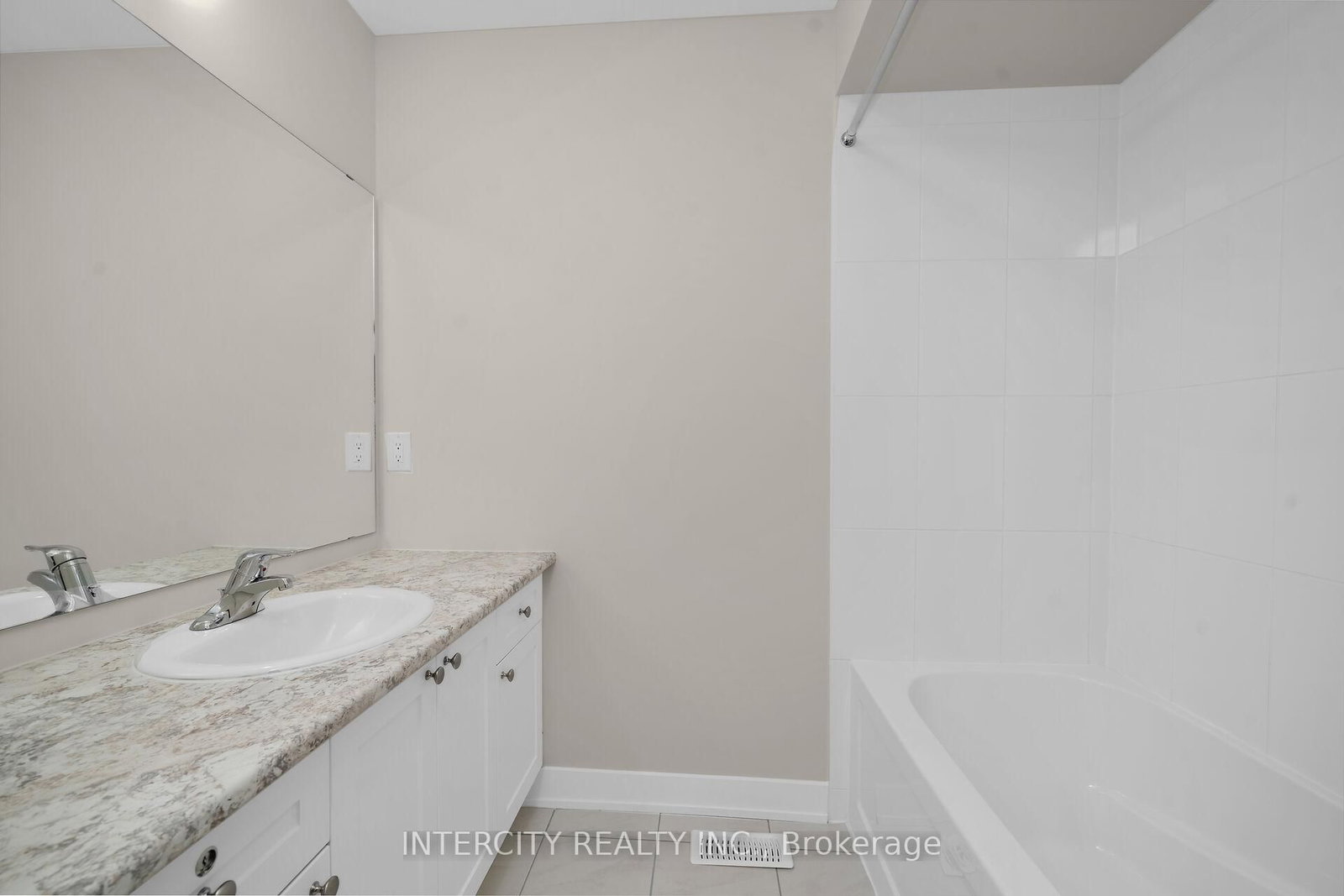 102 Walden Drive • #Blk 7 Unit 2 • Shelburne, ON photo 25