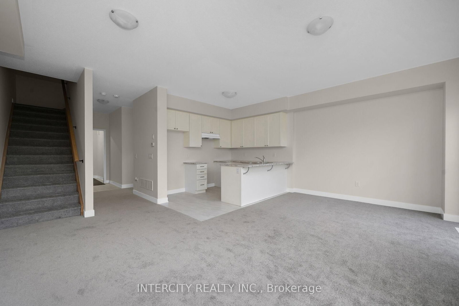 102 Walden Drive • #Blk 7 Unit 2 • Shelburne, ON photo 7