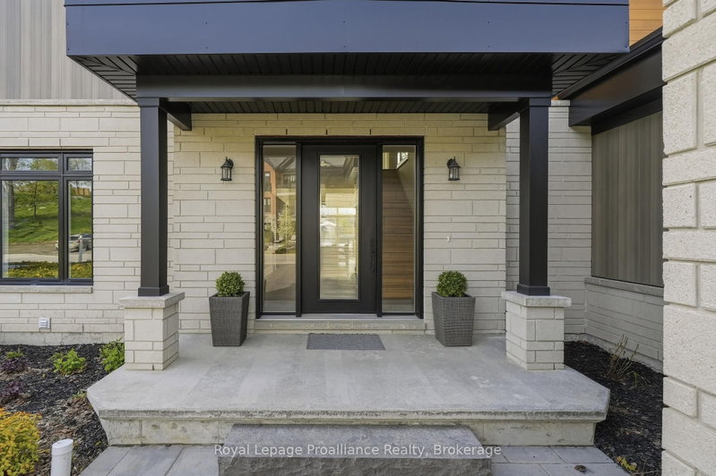 107 Villeneuve Drive