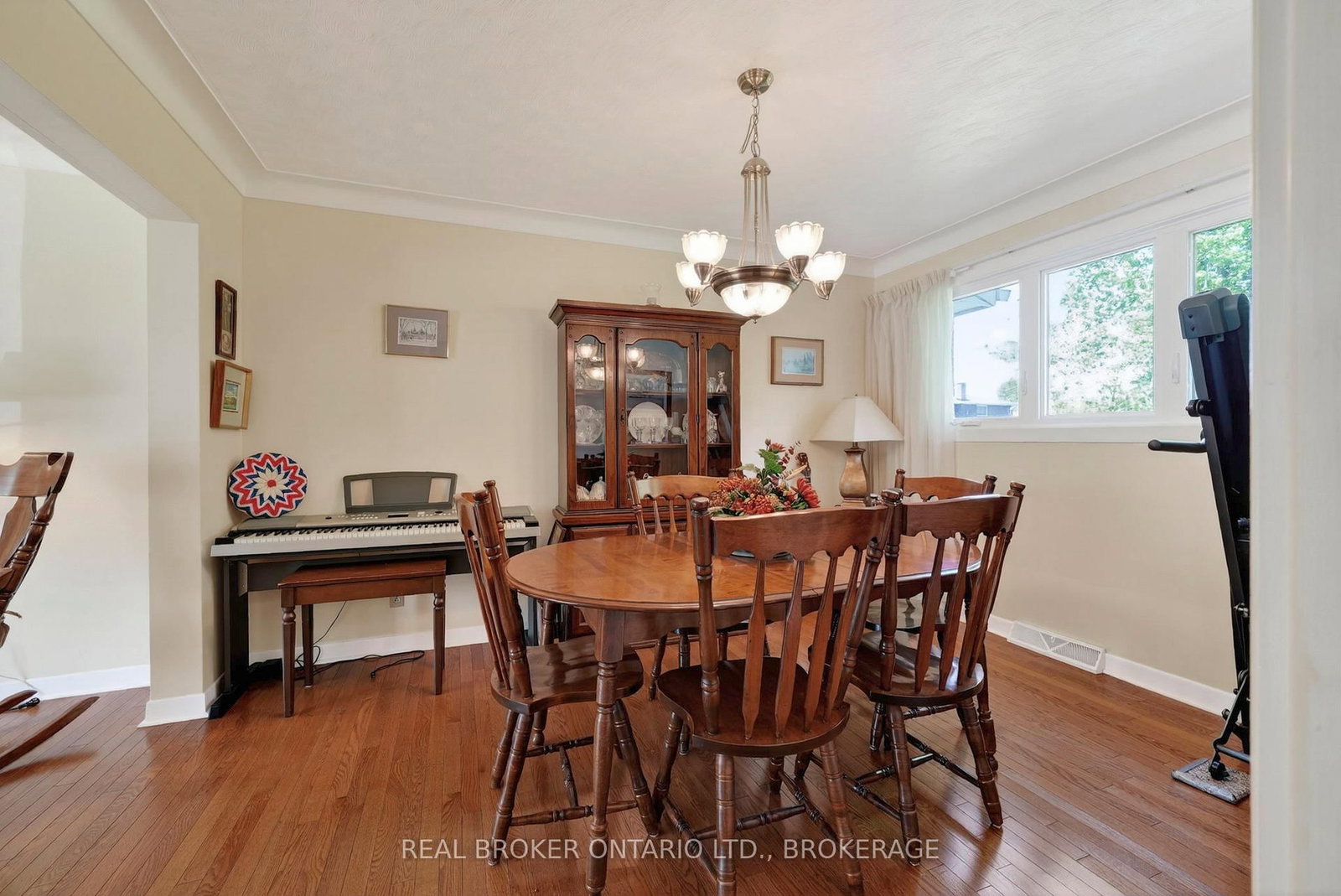 1607 Charles Street • Cornwall, ON photo 9