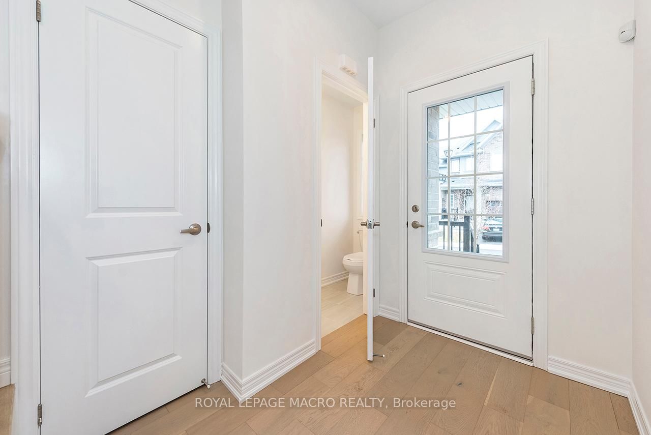 15 Linden Park Lane • Hamilton, ON photo 4