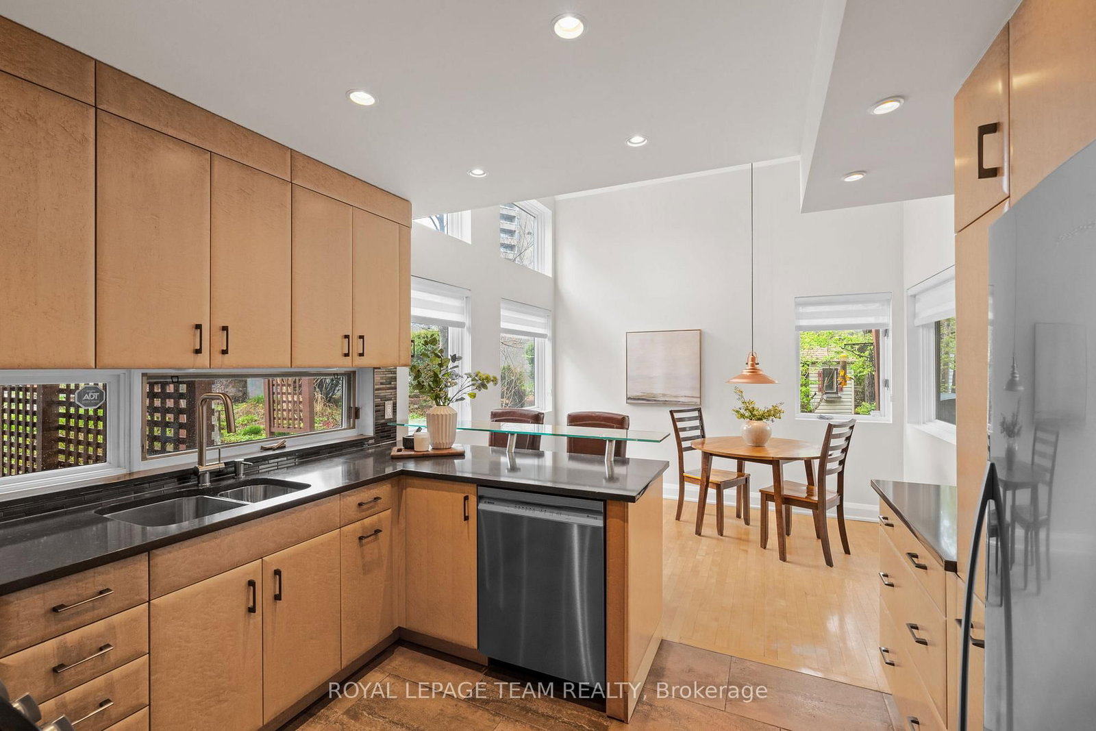 1965 Bromley Road • Ottawa, ON photo 5