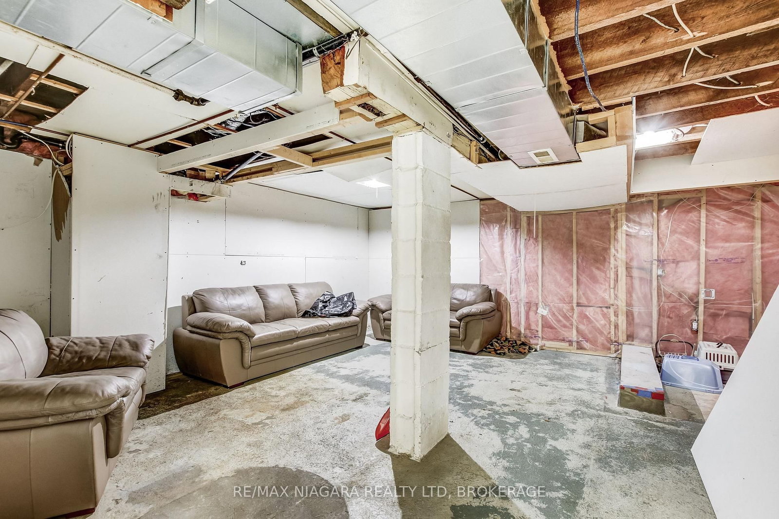8 Catharine Street • Port Colborne, ON photo 16