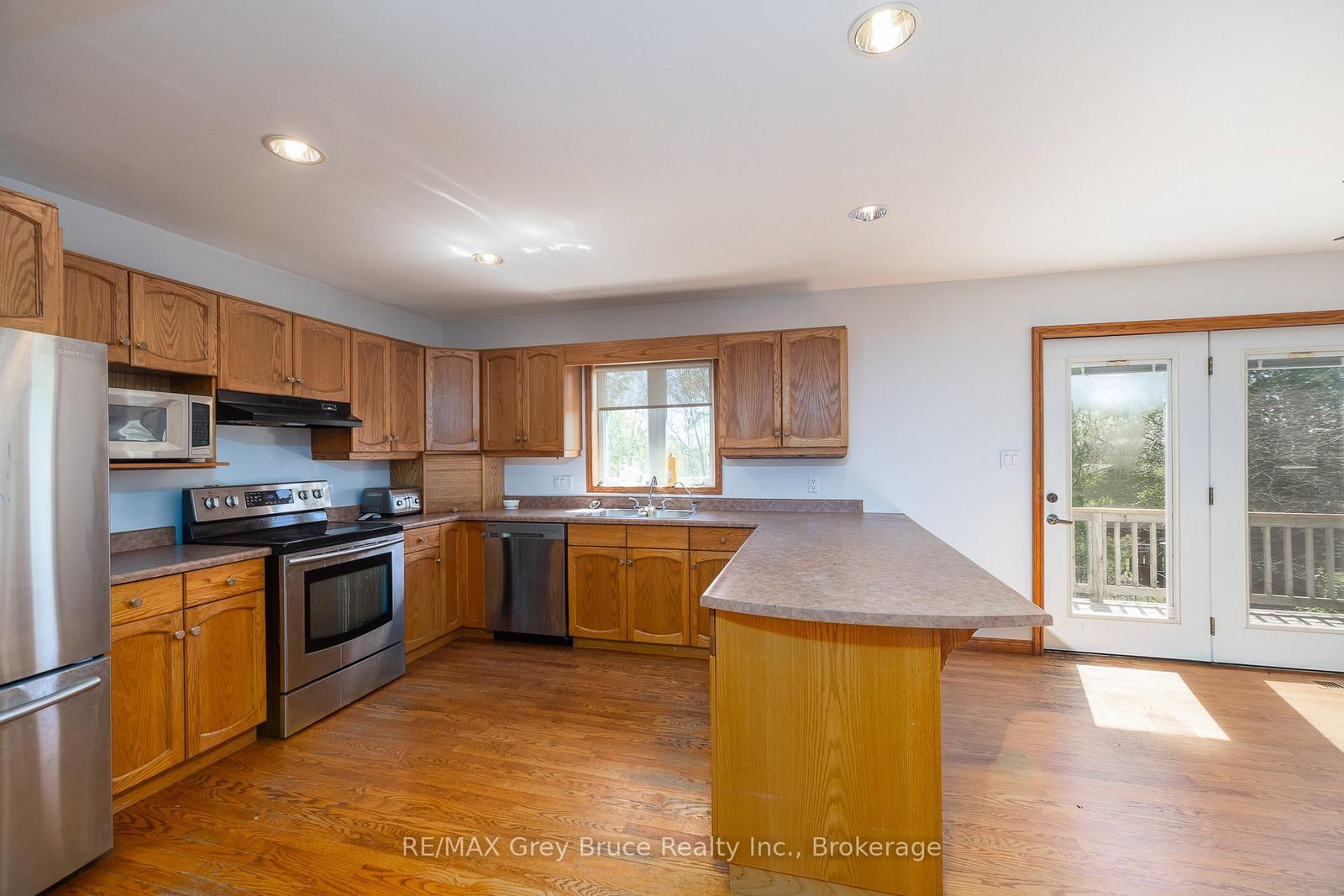 105 Maple Grove Lane • Georgian Bluffs, ON photo 11