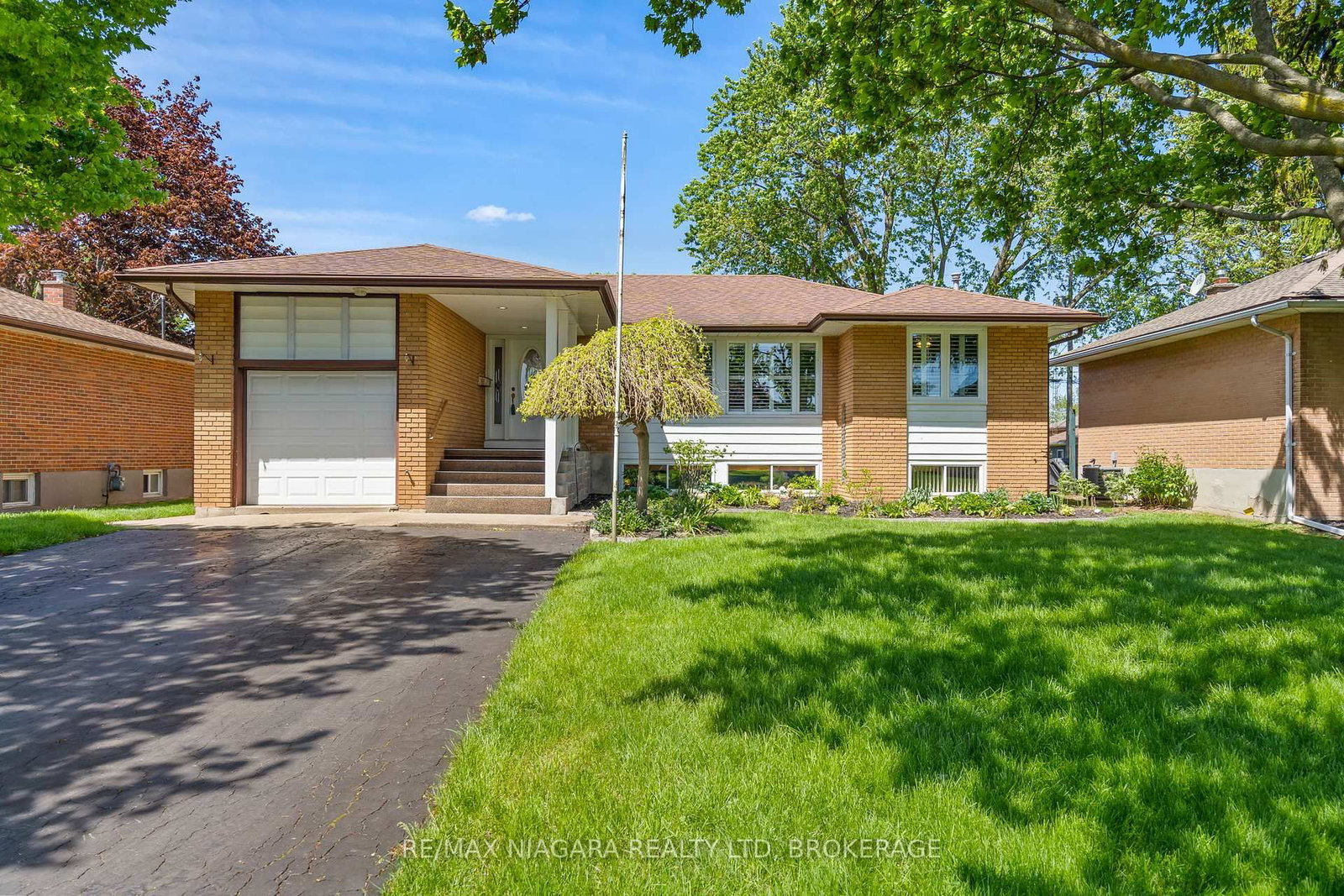 17 Sheba Crescent • Port Colborne, ON photo 2
