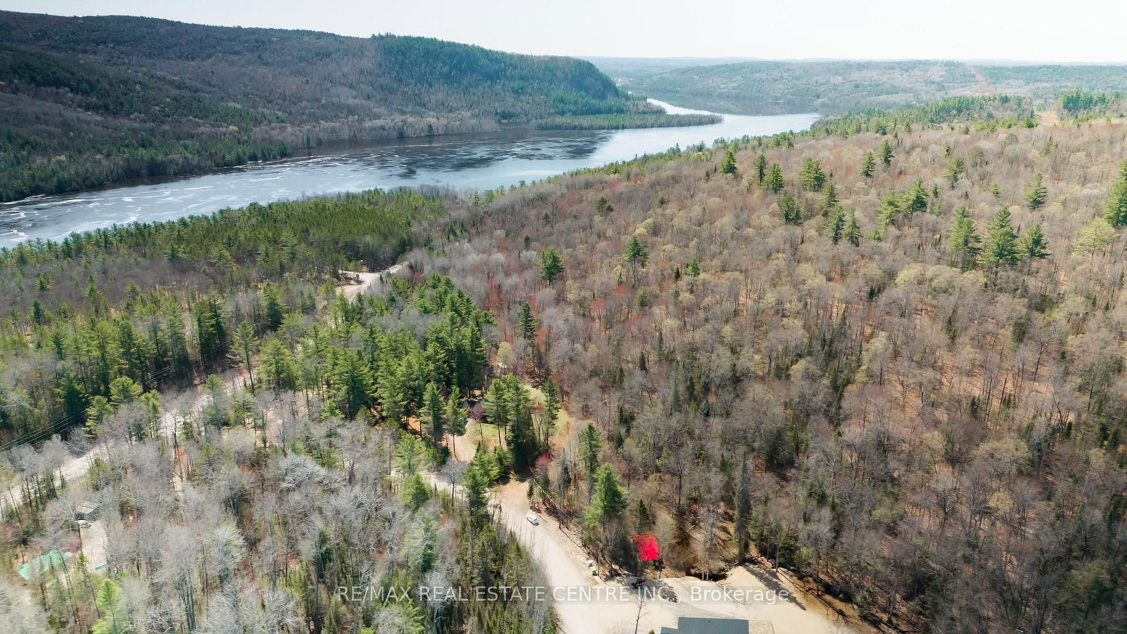 34 Laurentian Crescent • Mattawan, ON photo 2