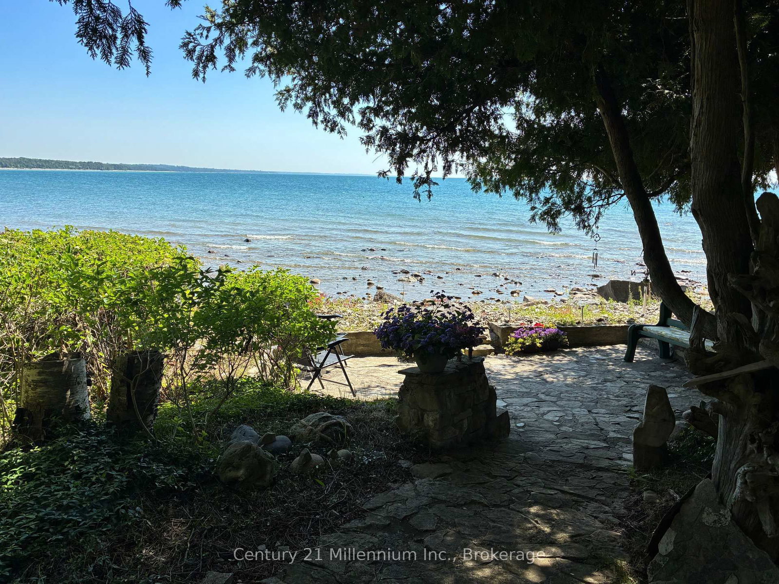 318 Victoria Street • Kincardine, ON photo 1