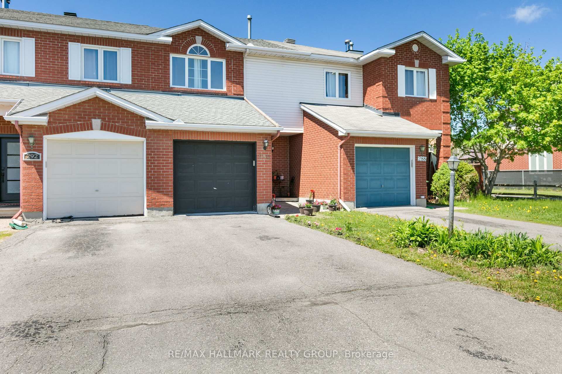 290 Stoneway Drive, Ottawa, ON