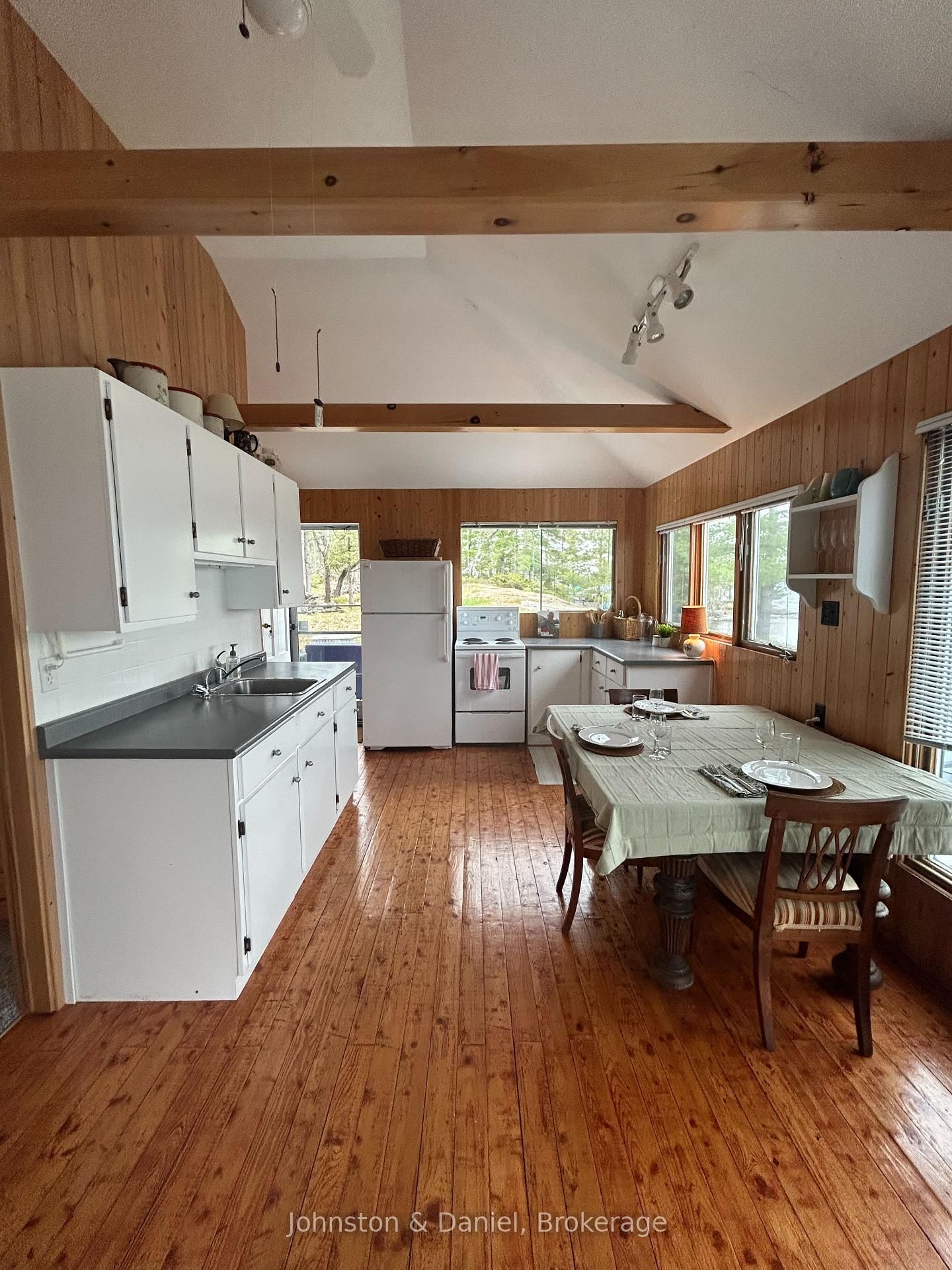 4446 Is 107 Stoney Lake Island • North Kawartha, ON photo 14