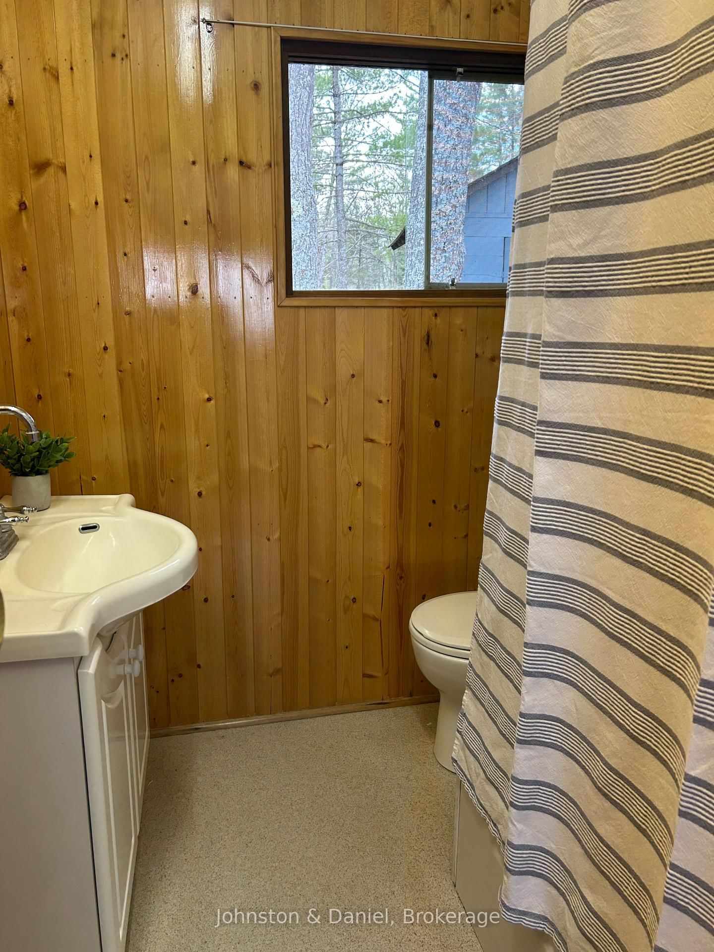 4446 Is 107 Stoney Lake Island • North Kawartha, ON photo 15