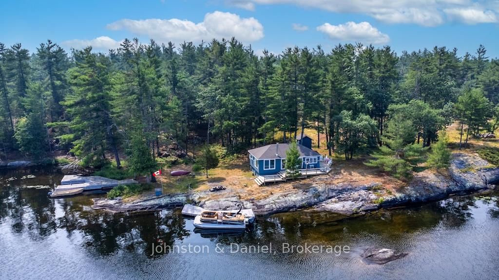4446 Is 107 Stoney Lake Island • North Kawartha, ON photo 3