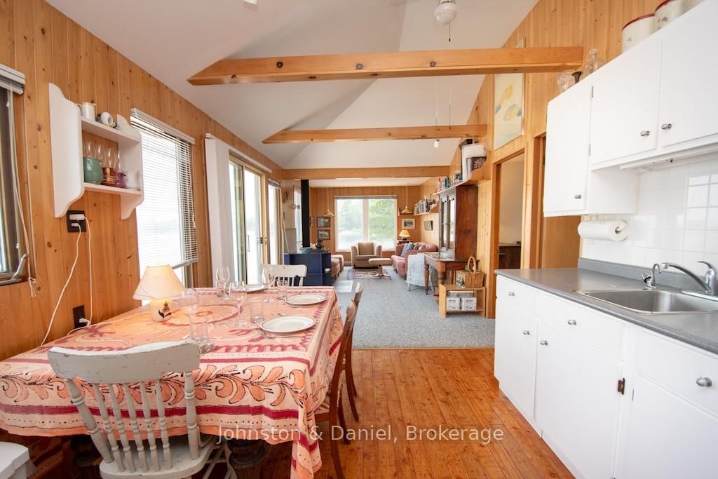 4446 Is 107 Stoney Lake Island • North Kawartha, ON photo 5