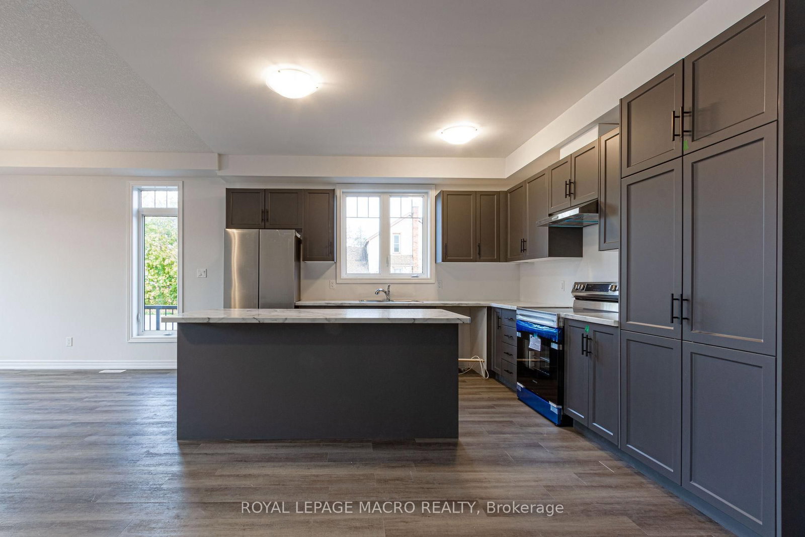 22 Oakdale Avenue, Unit Main & Upper - Photo 11