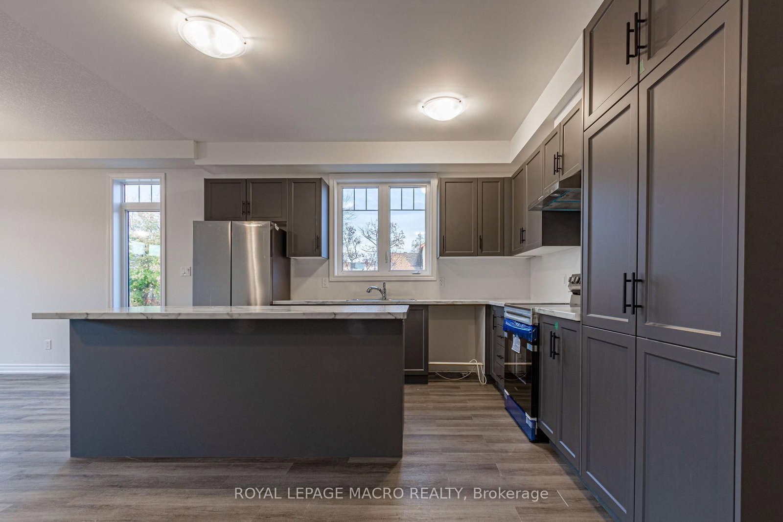 22 Oakdale Avenue, Unit Main & Upper - Photo 12