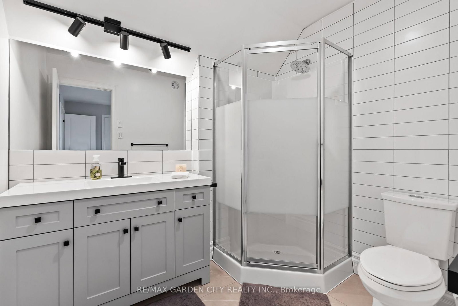 3465 Vinehaven Trail • Lincoln, ON photo 32