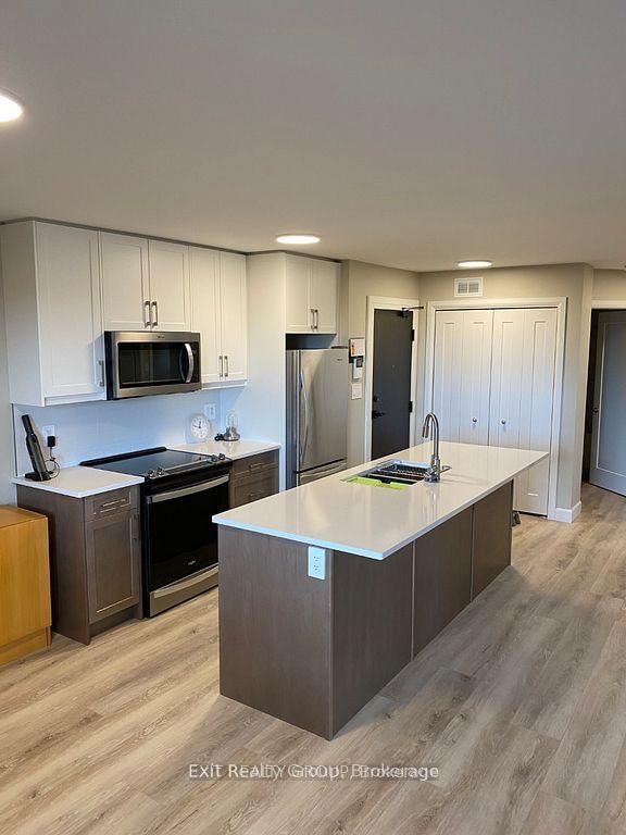 30 Hillside Meadow Drive, Unit 301