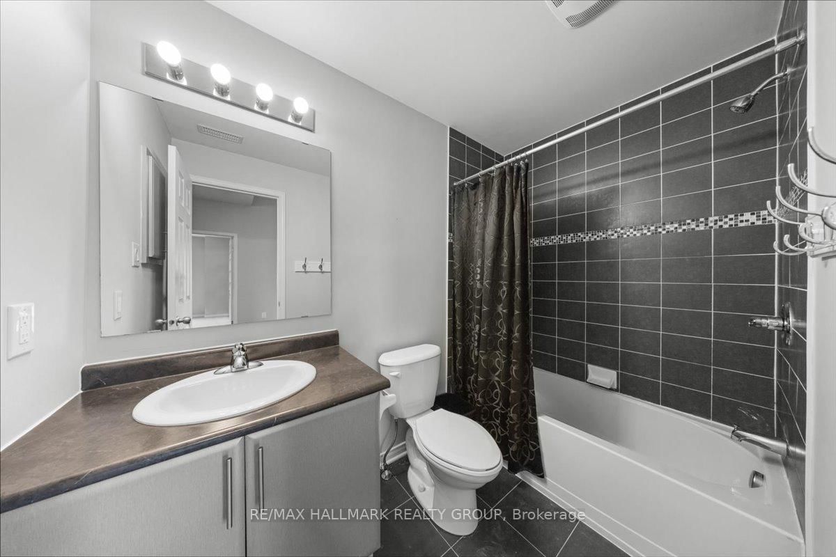 102 Artesa Private • #I • Ottawa, ON photo 10