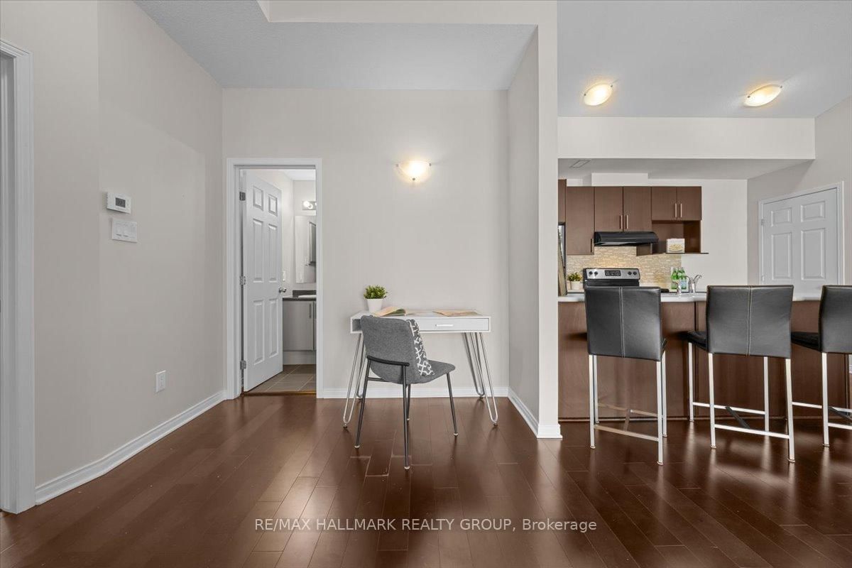102 Artesa Private • #I • Ottawa, ON photo 12