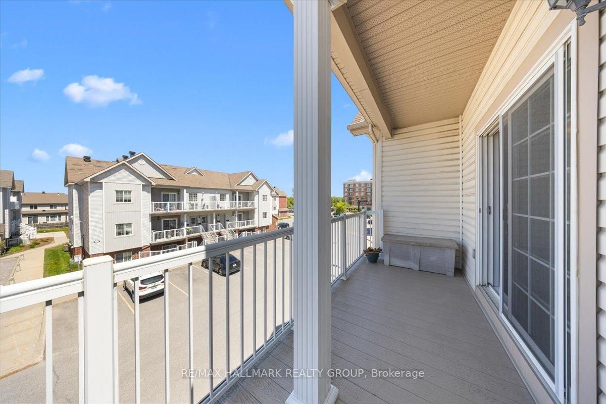 102 Artesa Private • #I • Ottawa, ON photo 16