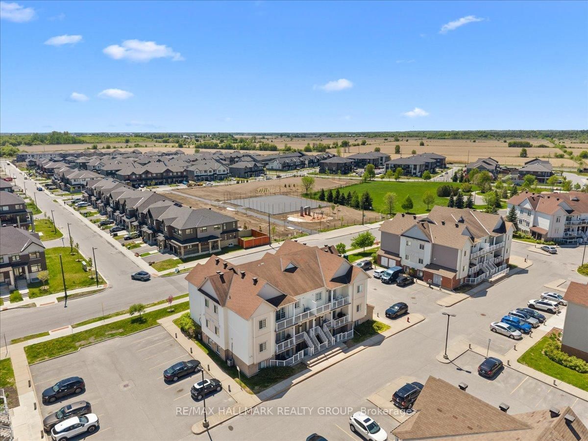102 Artesa Private • #I • Ottawa, ON photo 4