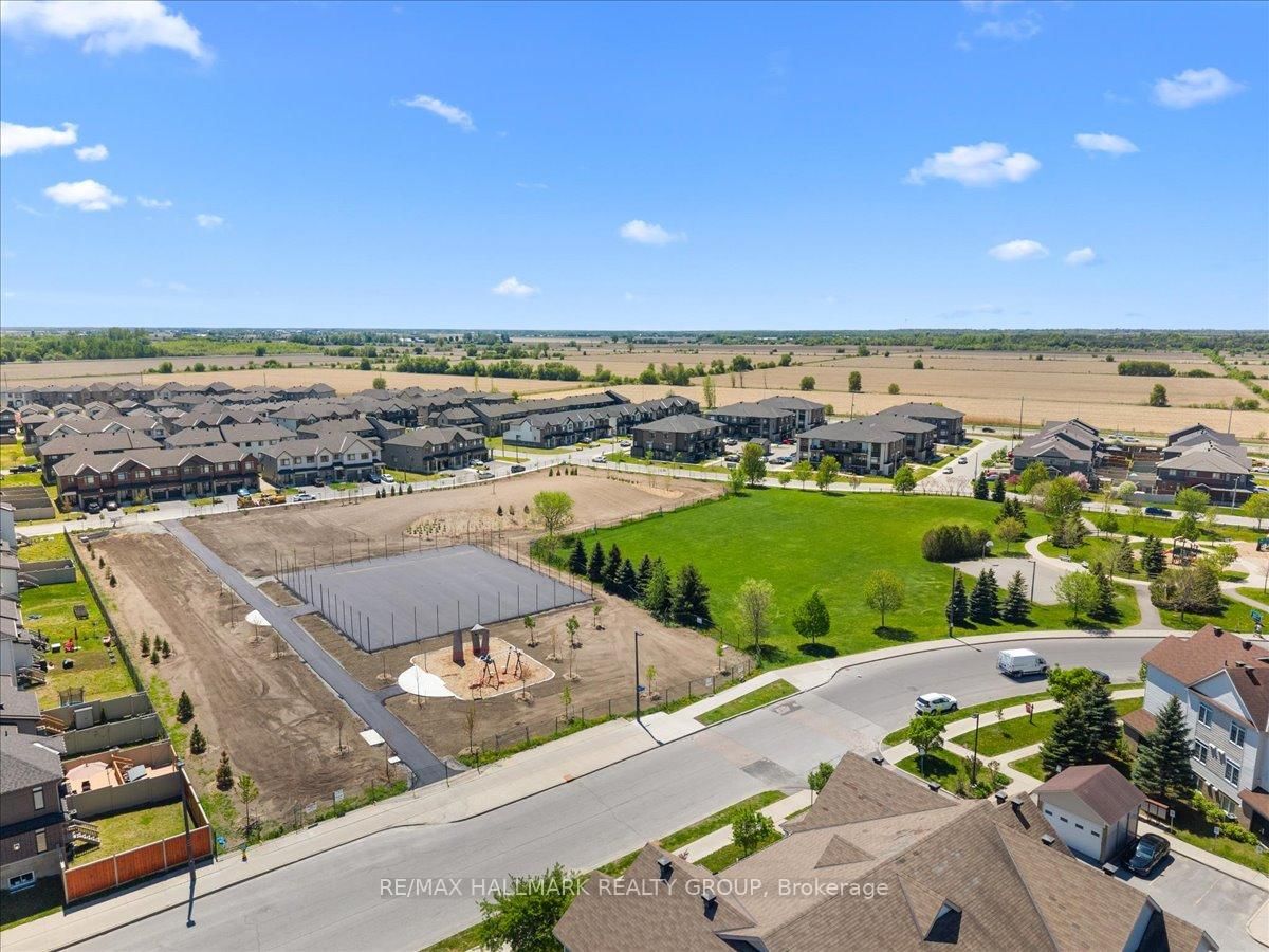 102 Artesa Private • #I • Ottawa, ON photo 6