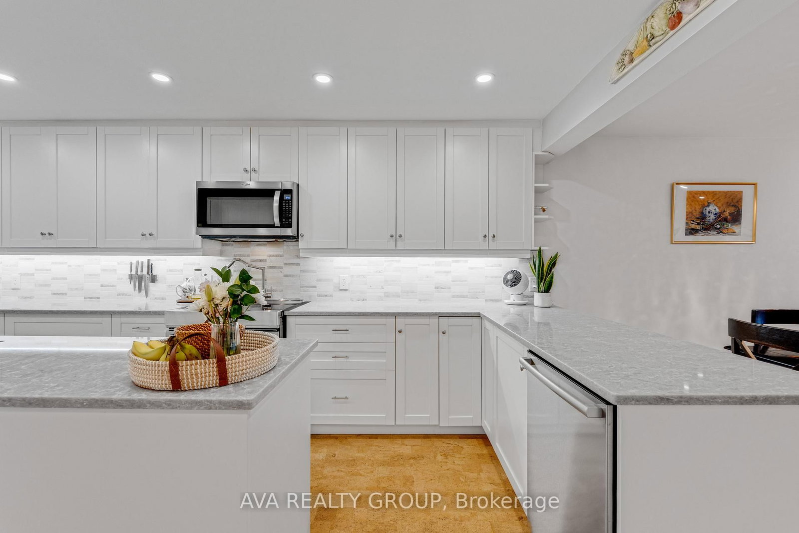 Listing Image 19