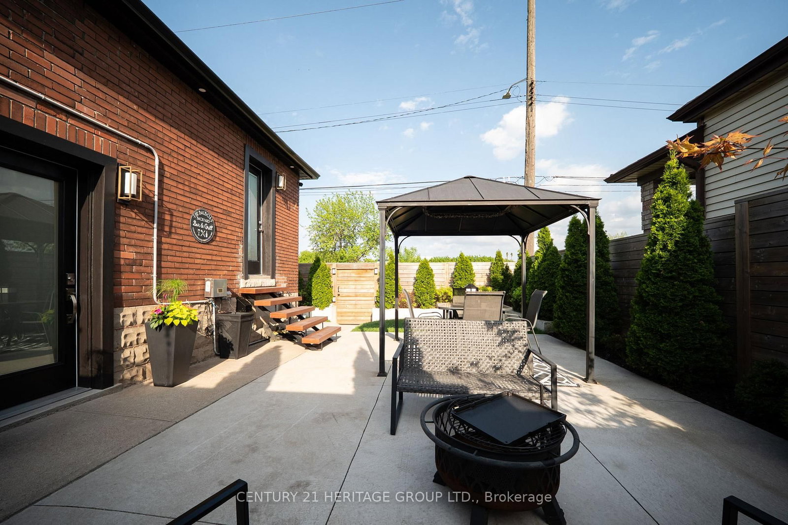 236 Macaulay Street E - Photo 43