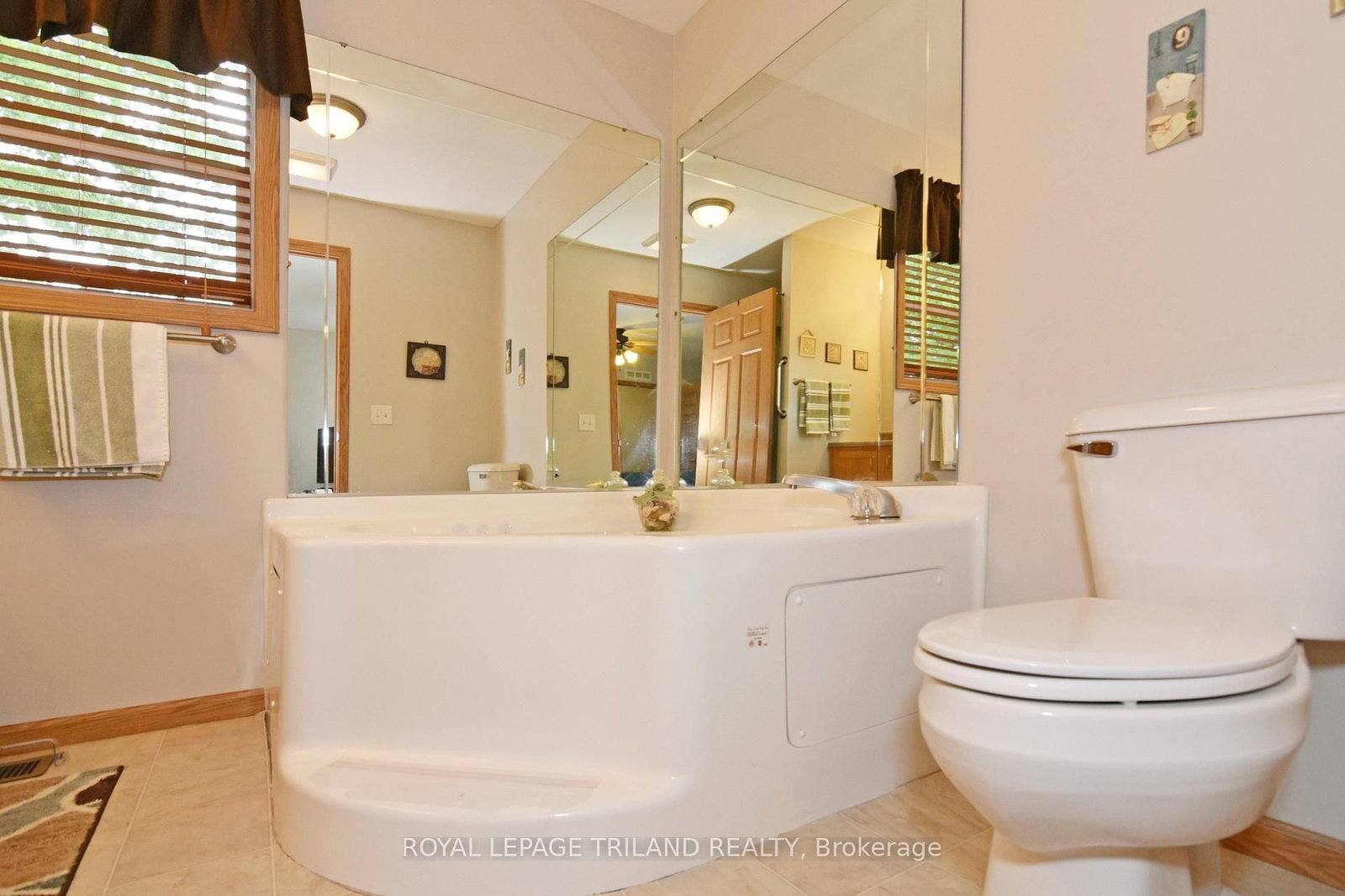 9385 IPPERWASH Road • #15 • Lambton Shores, ON photo 19