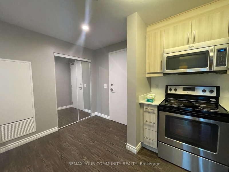 B-603 - 158 King Street N