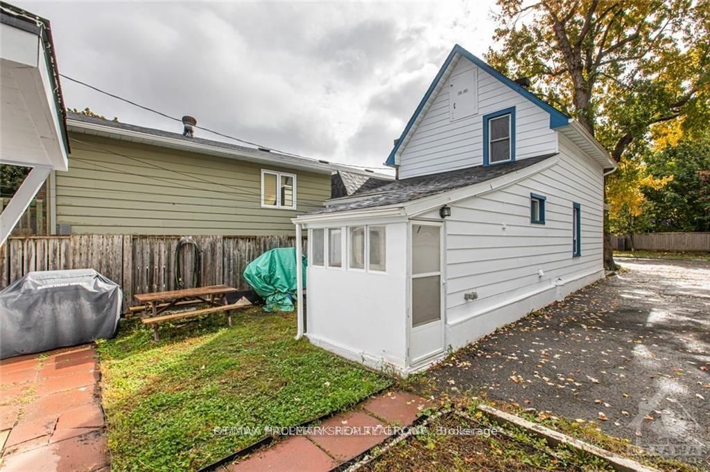 219 Deschamps Avenue - Photo 18