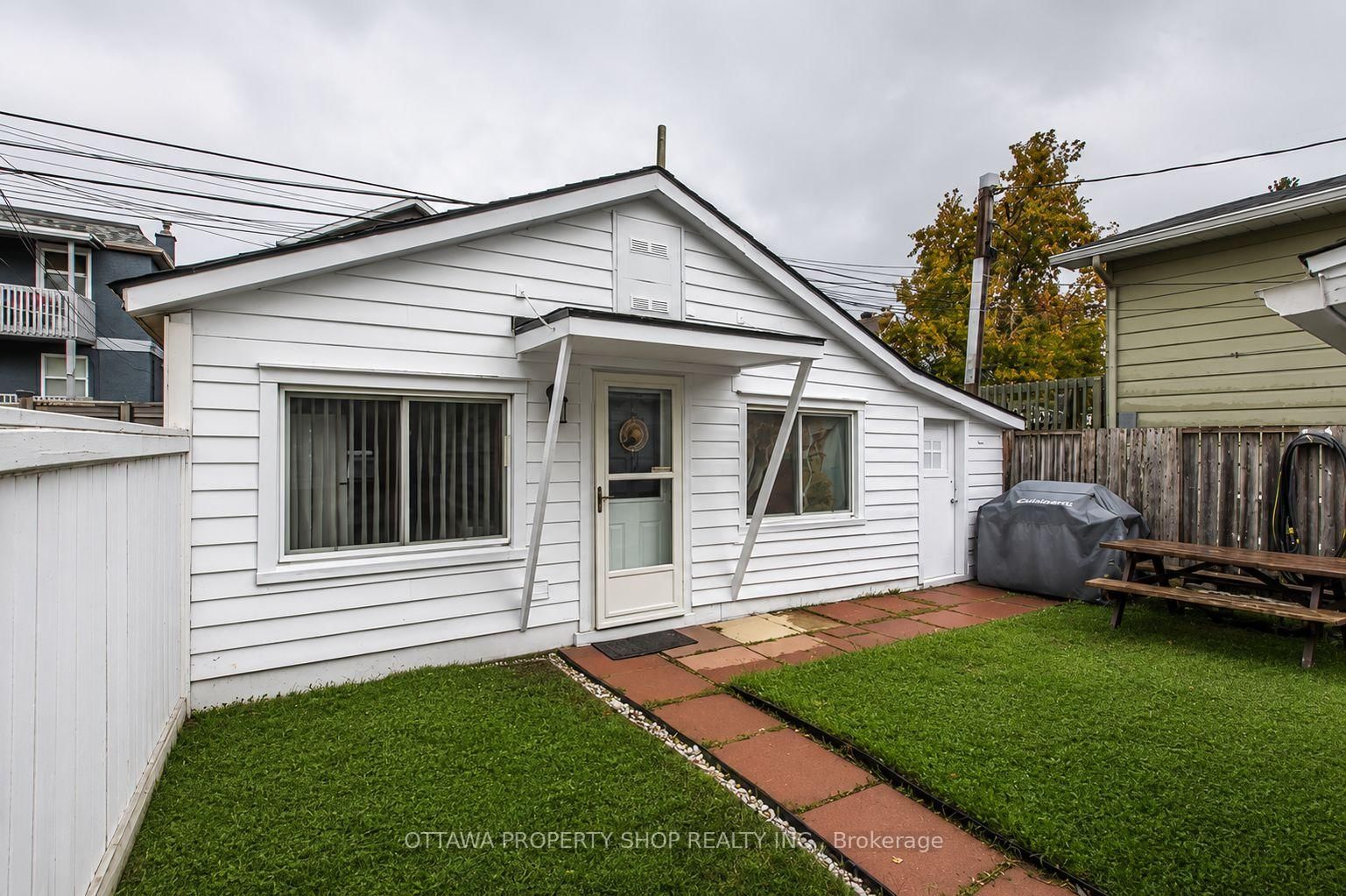 219 Deschamps Avenue - Photo 21
