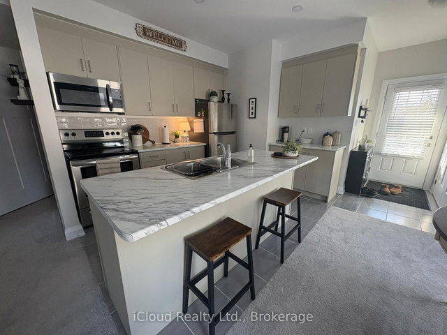 18 - 677 Park Road N