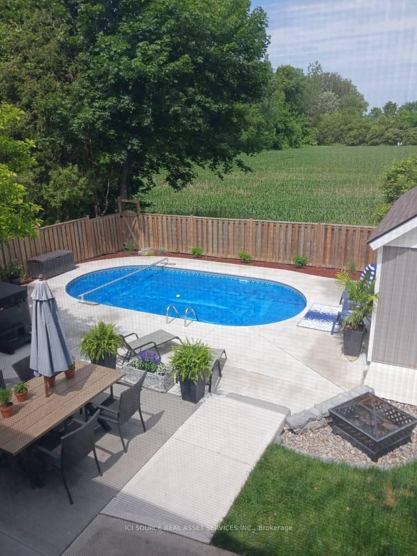 112 Thornhill Crescent