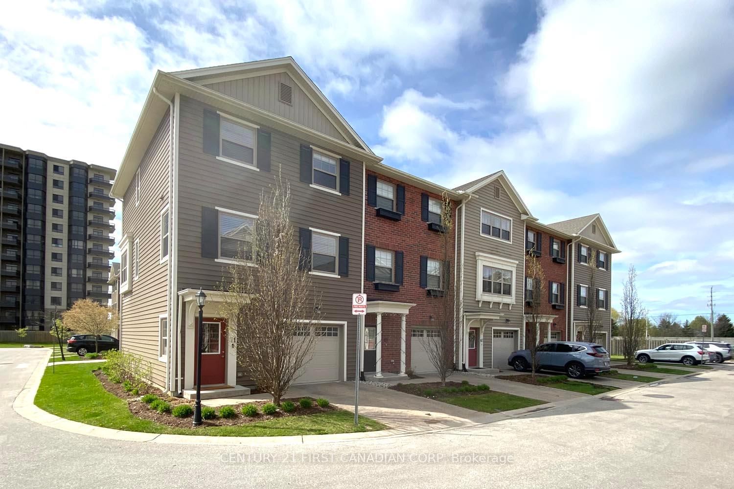 1040 CORONATION Drive, Unit 71 - Photo 2