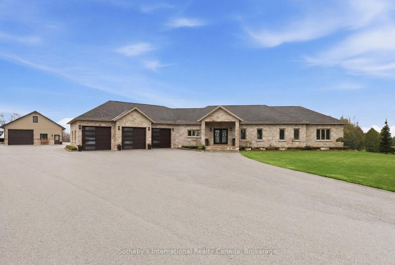565332 Sideroad 7a