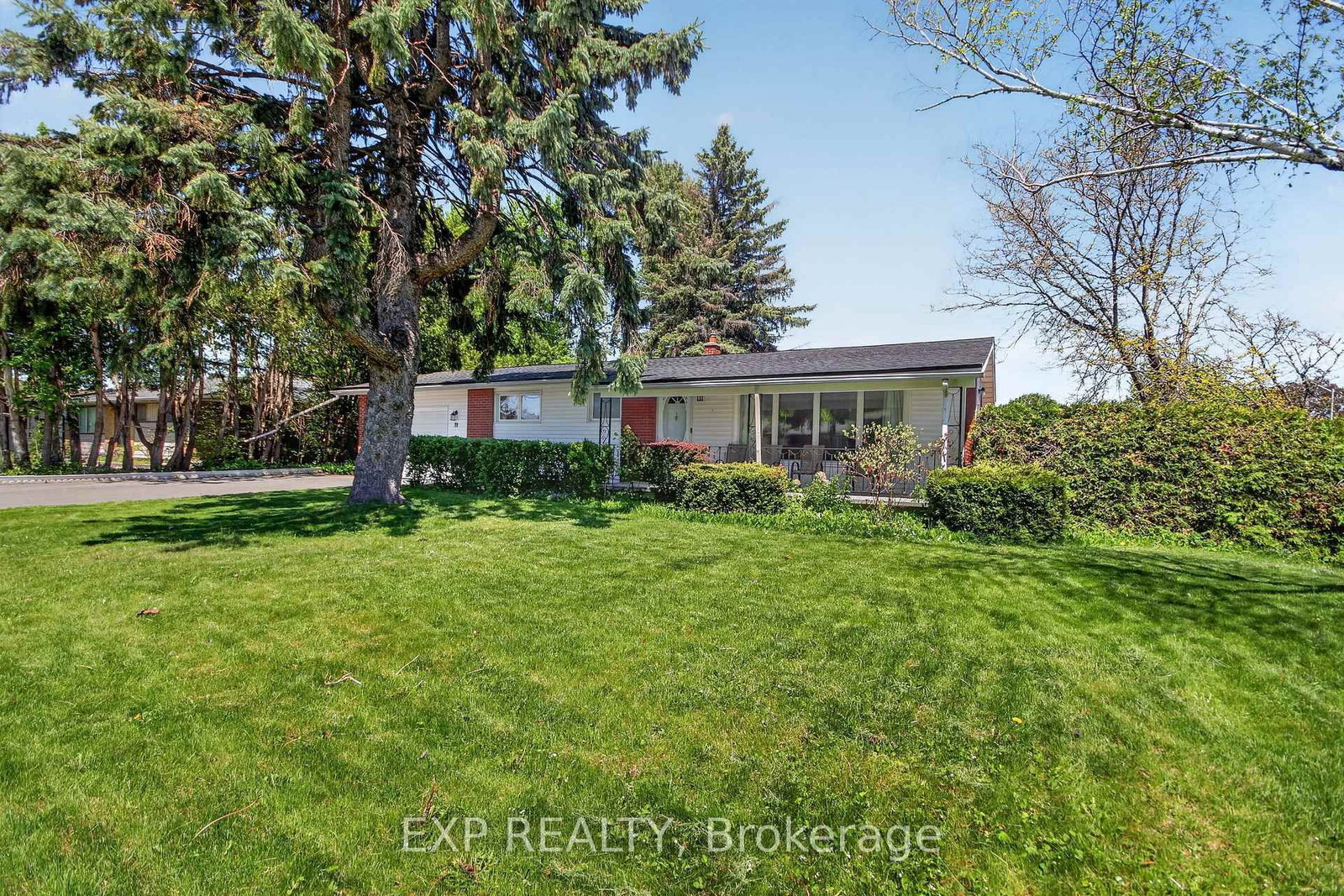 31 Barlyn Avenue • Ottawa, ON photo 1