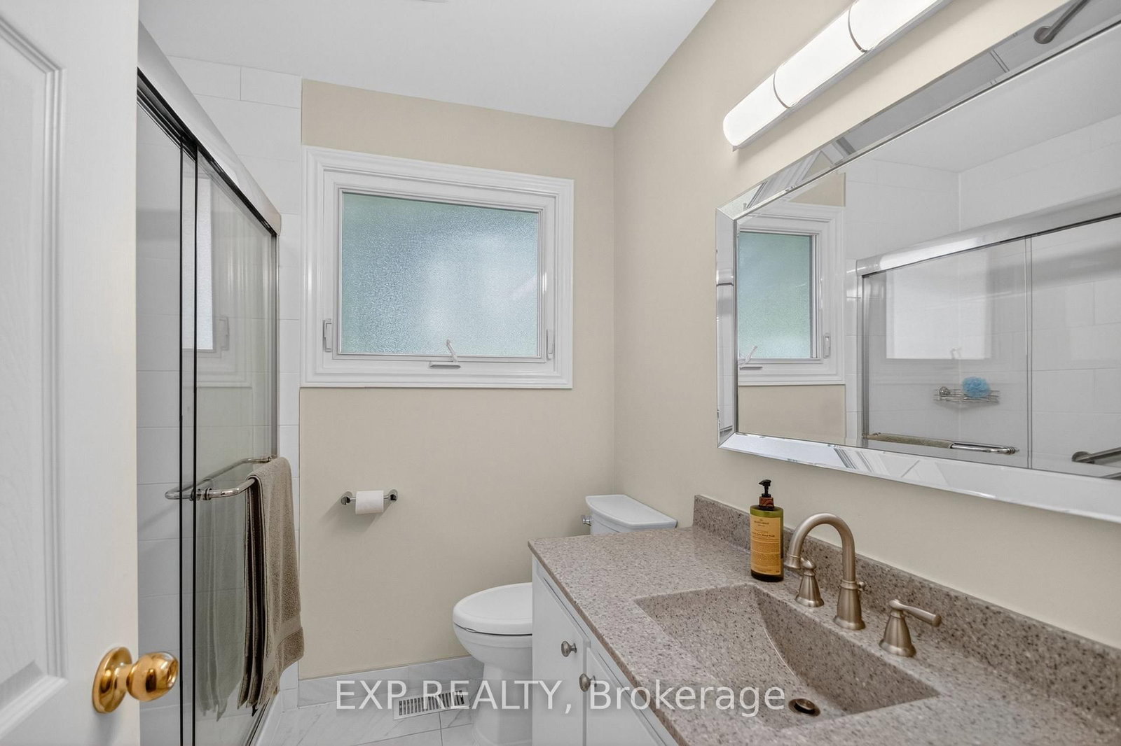31 Barlyn Avenue • Ottawa, ON photo 11