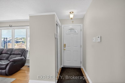 31 Barlyn Avenue • Ottawa, ON photo 3