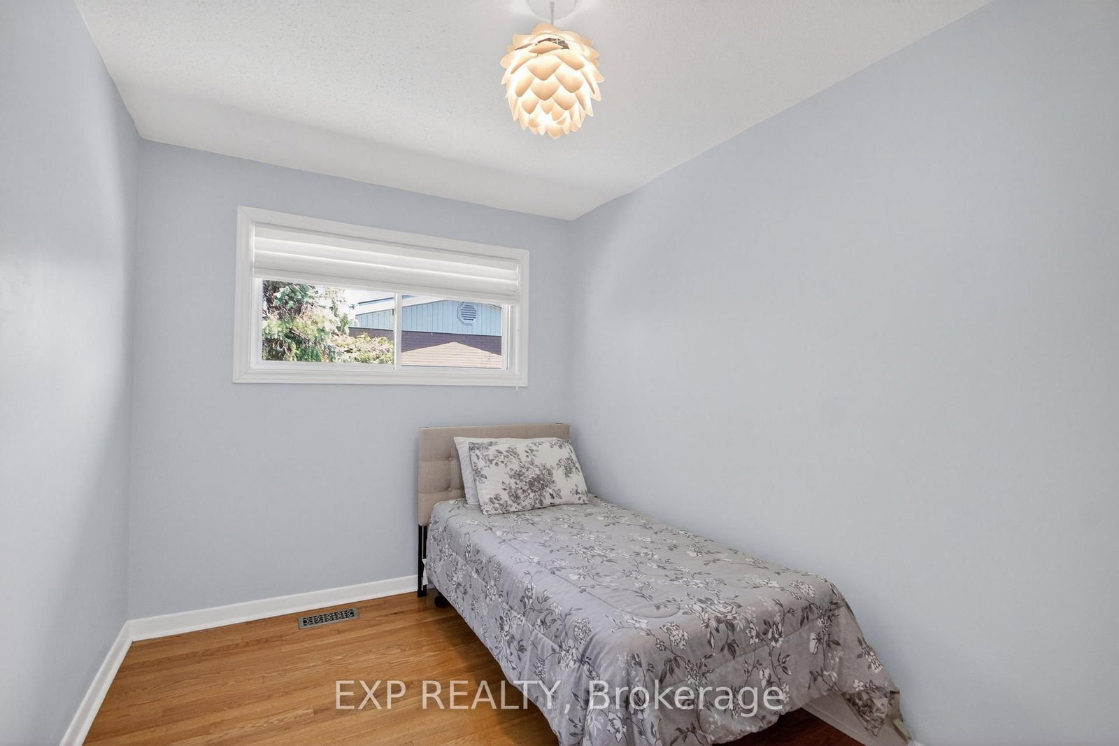 31 Barlyn Avenue • Ottawa, ON photo 9