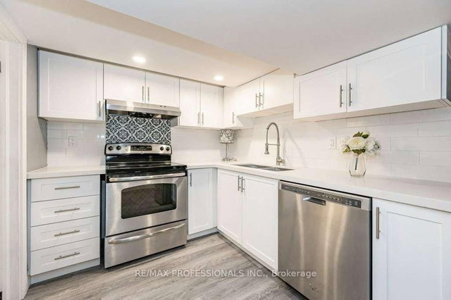 LOWER - 15 Wexford Avenue N