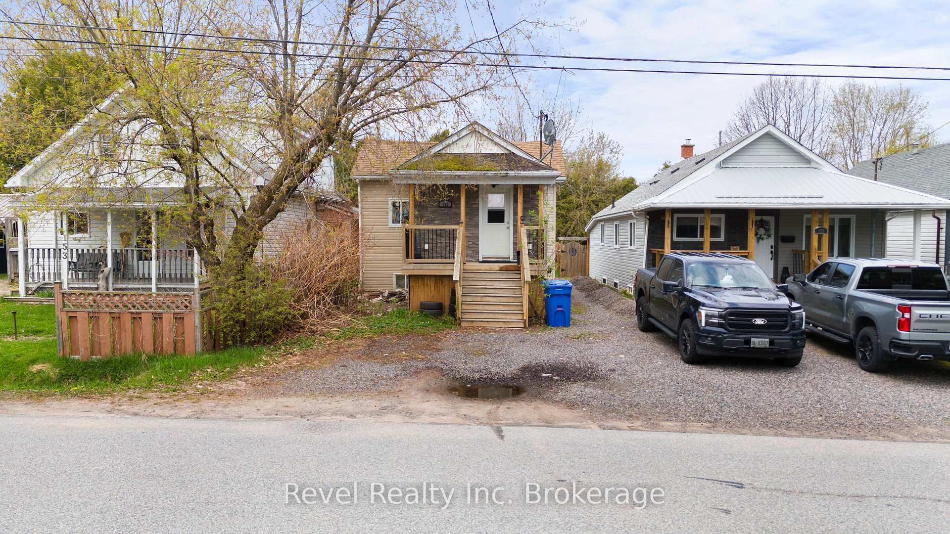 155 Duke Street W