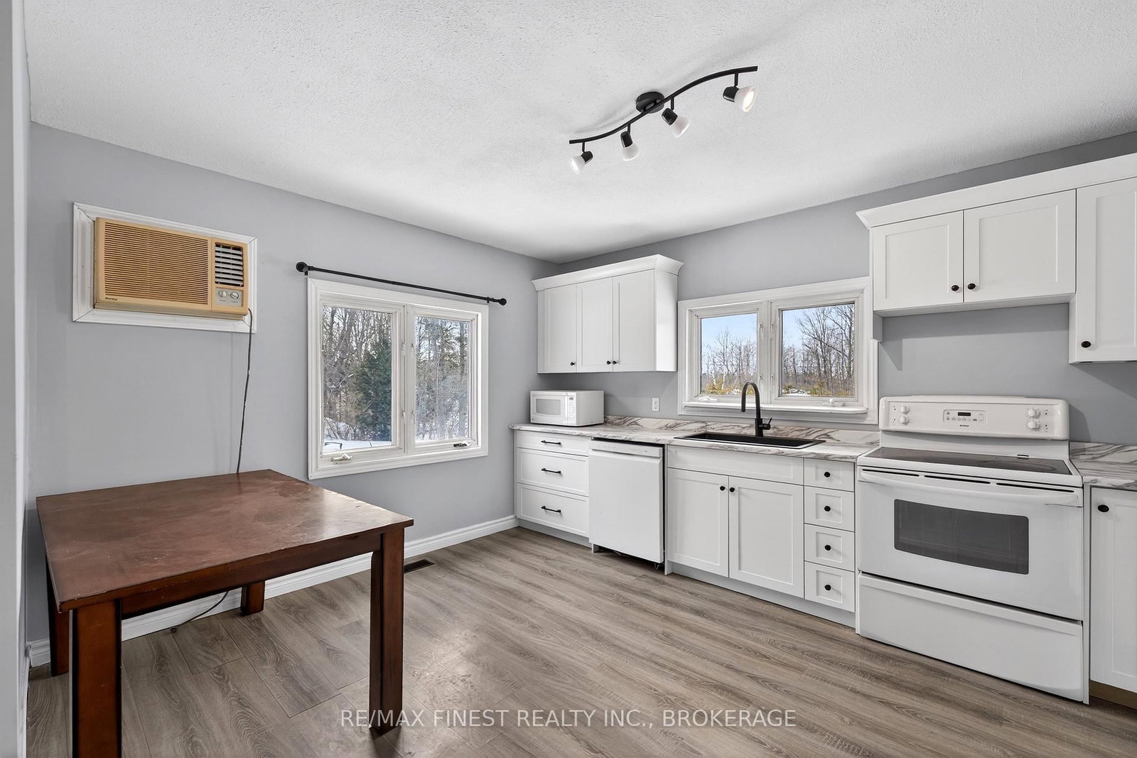 12452 Road 38 Road • Tichborne, ON photo 5