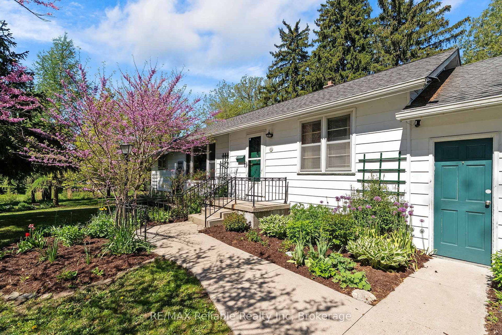 68 William Street • Huron East, ON photo 2