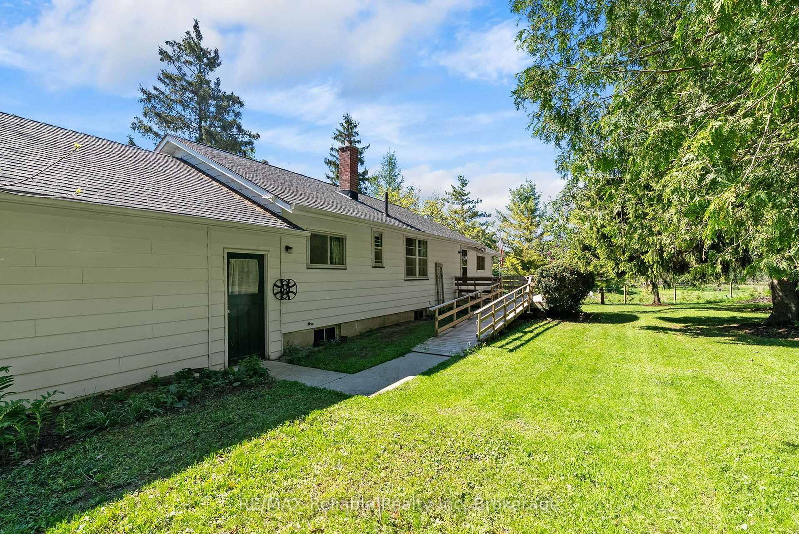 68 William Street • Huron East, ON photo 25