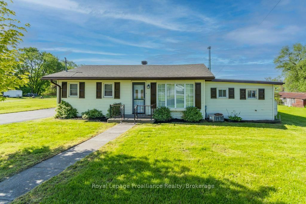 85 Manley Drive • Belleville, ON photo 1
